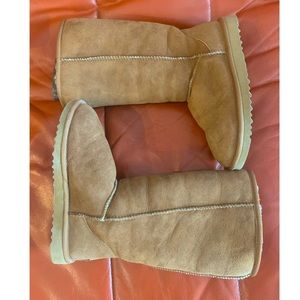 UGG Tall Classic sheepskin boots in chestnut
